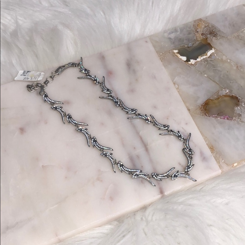 KENDRA SCOTT CLEO EMBELLISHED NECKLACE